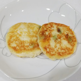 おつまみにも☆枝豆とチーズのはんぺん豆腐焼き